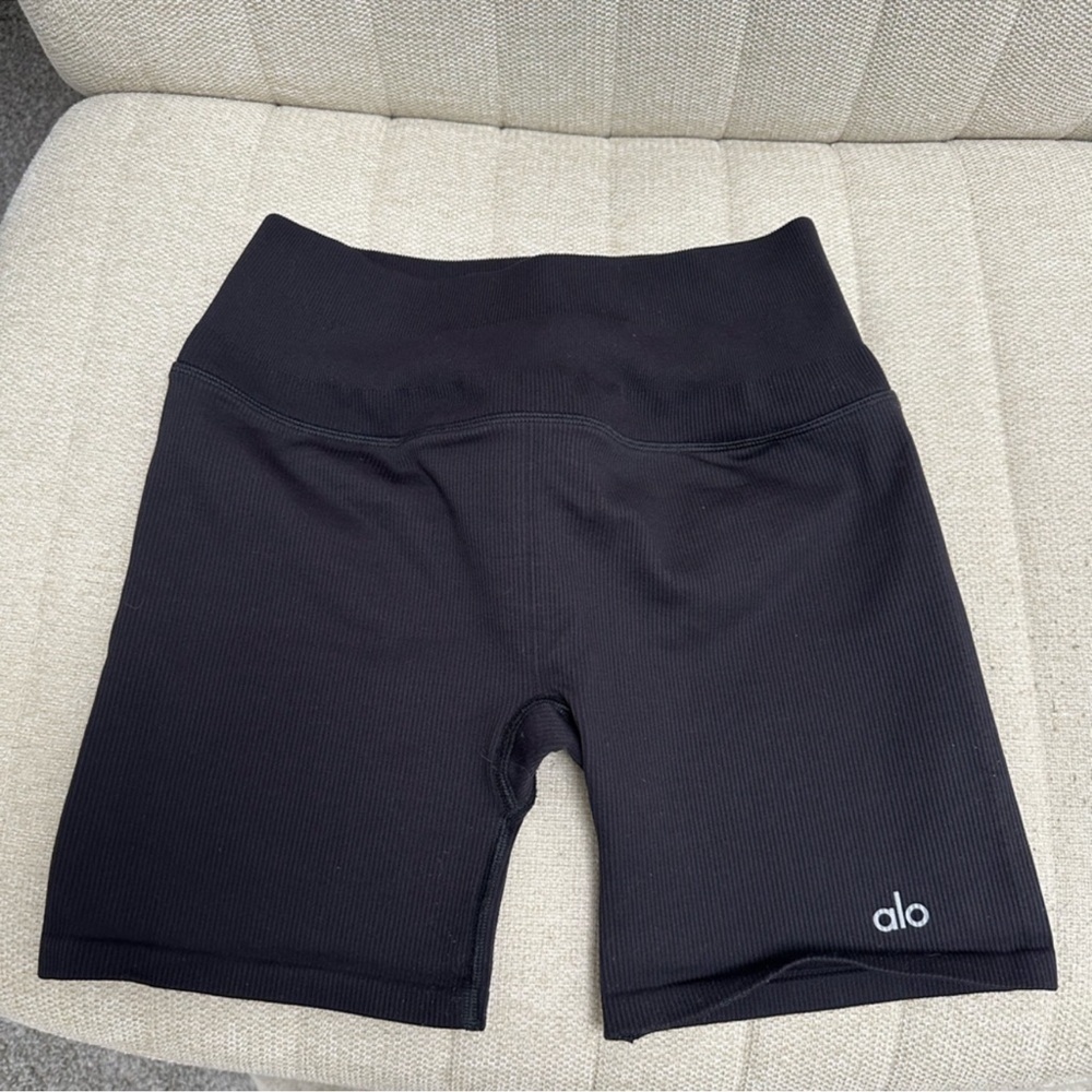 ALO Yoga Seamless Ribbed Favorite Short